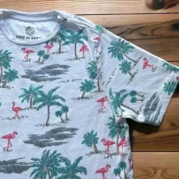 Free Planet Short Sleeve Palm Tree/Flamingo Print Hawaiian T-Shirt Size XS - Picture 2 of 3